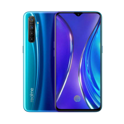 Smartphone realme azul com quatro câmaras traseiras e ecrã frontal com notch