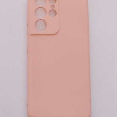 Capa protetora para smartphone rosa claro em silicone com recortes para câmaras