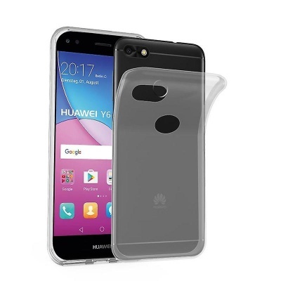 Telemóvel Huawei Y6 com capa protetora transparente em silicone.