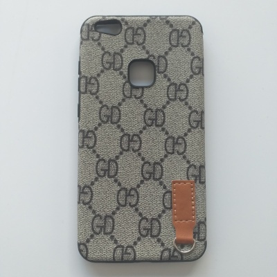 Capa para telemóvel com padrão cinza bege e detalhe em pele castanha