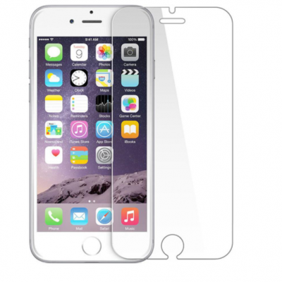 Telemóvel branco com protetor de ecrã transparente ao lado