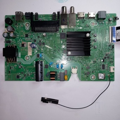 Placa eletrónica verde com componentes e conectores sobre fundo branco com logótipo WILTEC