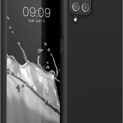 Telemóvel com capa preta fosca e ecrã mostrando 09:09 SUN JULY 3