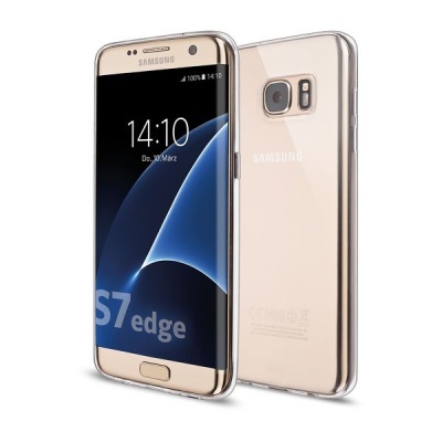 Smartphone Samsung Galaxy S7 Edge dourado com ecrã curvo e capa transparente