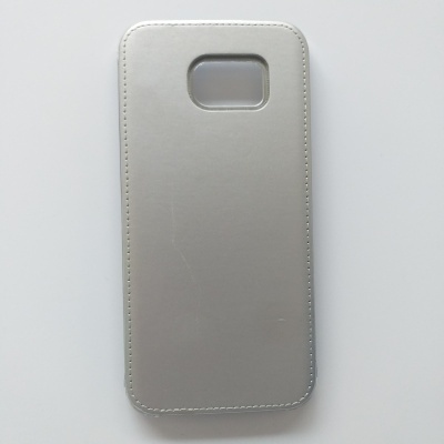 Capa cinza para telemóvel com orifício para câmara