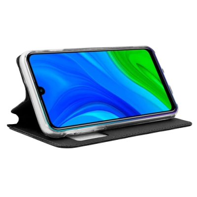 Smartphone colocado num suporte preto tipo carteira com ranhura para cartão