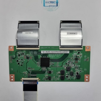 Placa eletrónica verde com cabos flat e componentes