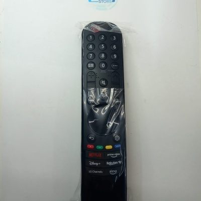 Comando remoto LG preto com botões coloridos e logótipos de serviços de streaming