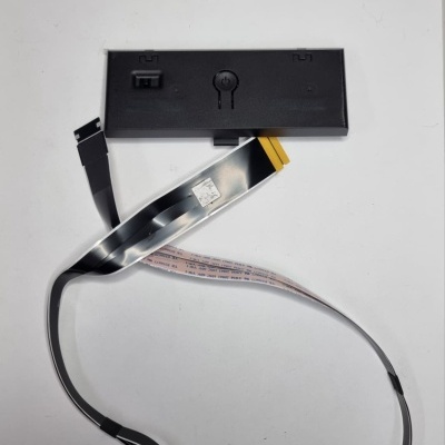 Peça electrónica com fita flexível e logótipo WILTEC STORE no fundo branco.