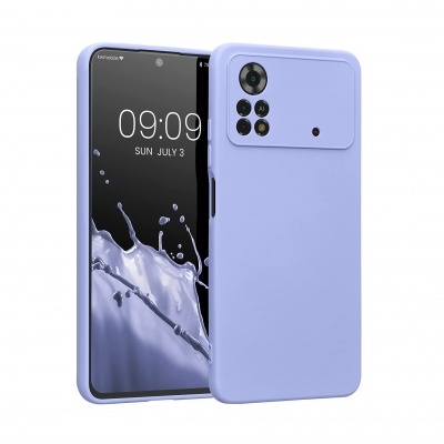 Smartphone roxo com ecrã mostrando data e hora e cinco câmaras traseiras