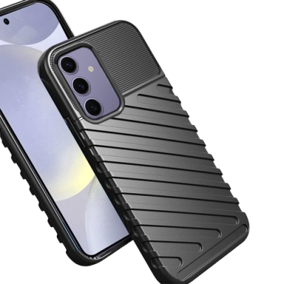 Capa protetora preta para smartphone com textura em linhas diagonais