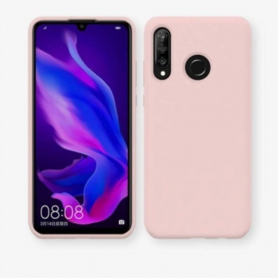 Smartphone com capa rosa, ecrã colorido e três câmaras na traseira