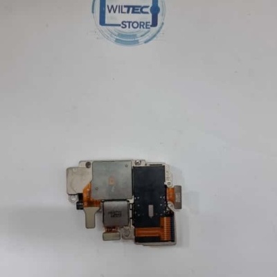 Peça eletrónica pequena com logo Wiltec Store