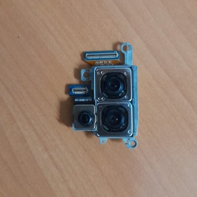 Módulo de câmara tripla para smartphone