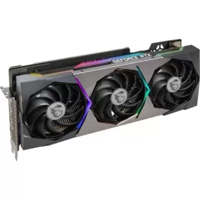 Placa gráfica GEFORCE RTX com três ventoinhas e detalhes RGB.