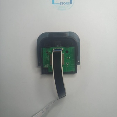 Componente eletrônico com placa e fita flexível sobre fundo branco com logótipo WILTEC STORE.