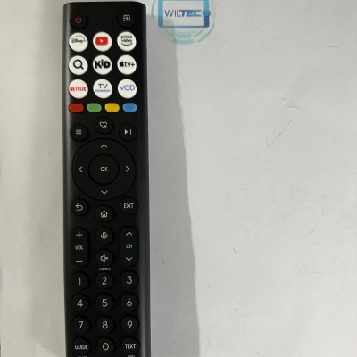 Comando remoto preto Hisense com botões brancos para serviços de streaming e controlo de TV