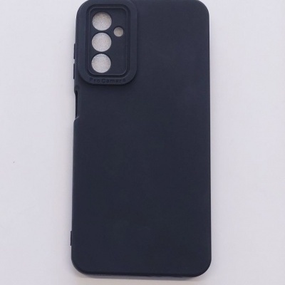 Capa preta para smartphone com recortes para câmara