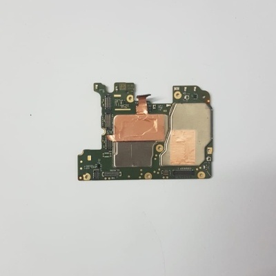 Placa de circuito impresso eletrónica com componentes metálicos em cobre sobre fundo branco com logótipo WILTEC STORE