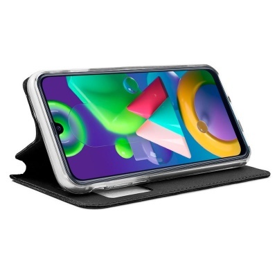 Smartphone encostado numa capa protetora preta em posição horizontal