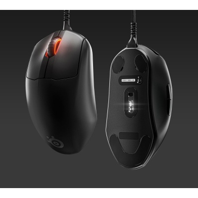 Rato de computador preto com luz vermelha e sensor ótico visível