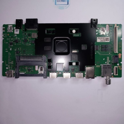 Placa eletrónica verde com componentes e ligações HDMI em fundo branco com logótipo WILTEC