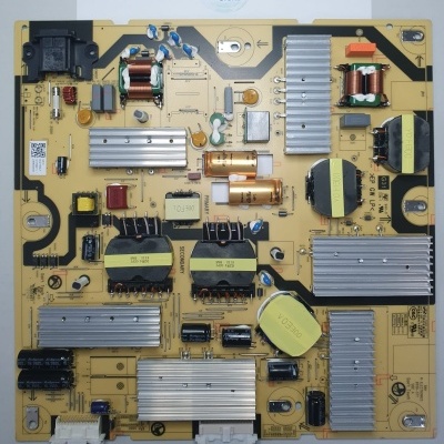Placa eletrónica com componentes e texto técnico