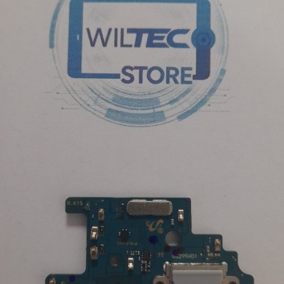 Placa eletrónica azul com conector branco e logótipo WILTEC STORE