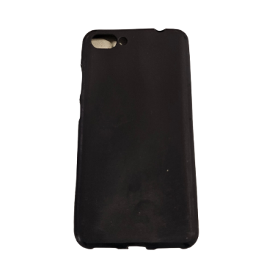 Capa protetora preta para telemóvel com recorte de câmara