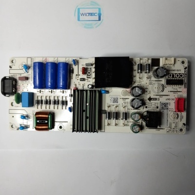 Placa eletrónica com componentes eletrónicos e texto WILTEC, HOT, PWA100W2772, LED DRIVER e COLD