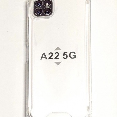 Capa transparente para telemóvel modelo A22 5G sobre fundo branco