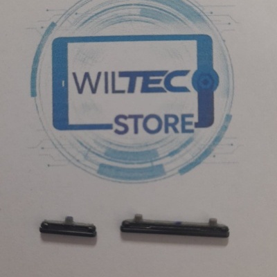 Peças pequenas pretas sobre fundo branco com logótipo azul WILTEC STORE