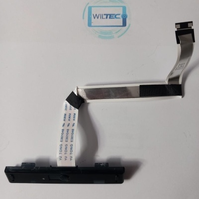 cabo flexível branco com componente preto e botão numa superfície branca com logótipo WILTEC