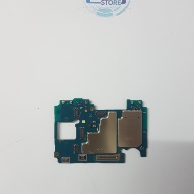 Placa eletrónica azul com componentes metálicos sobre fundo branco com logótipo WILTEC STORE