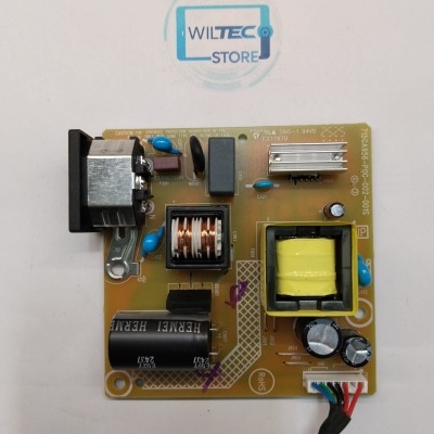 Placa eletrónica com componentes e conector com fios coloridos