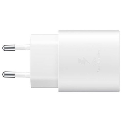 Carregador de parede branco com plugue europeu e texto Super Fast Charging
