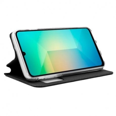 Smartphone em capa preta tipo carteira com suporte em posição horizontal