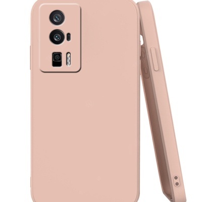 telemóvel rosa com três câmaras traseiras e botões laterais