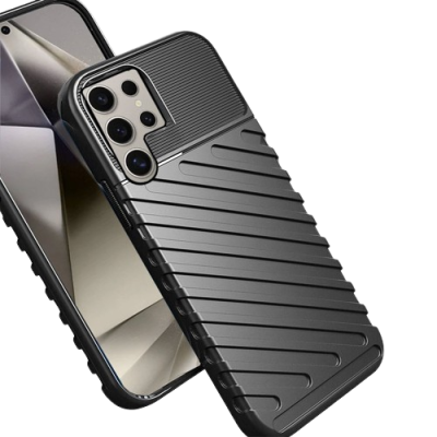 Capa preta para smartphone com textura e recortes para câmaras