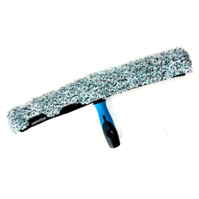 Esfregão para janelas com cabo azul e preto e tira de microfibra azul e preta