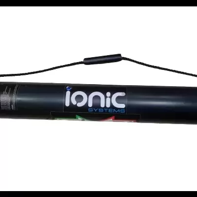 Filtro de água black cylindrical com extremidades azuis e alça preta