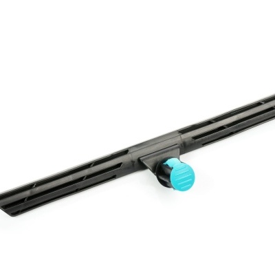 Espátula de limpeza de janelas preta com punho azul claro