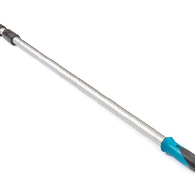 Extensão telescópica metálica com cabo azul e preto