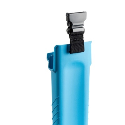 Estojo rígido azul com correia preta