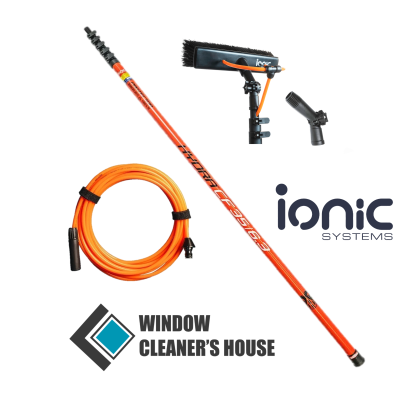 Kit de limpeza de janelas com haste telescópica laranja, escova preta e mangueira laranja