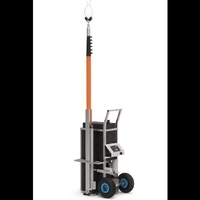 equipamento elevador portátil metálico com cabo alaranjado e rodas