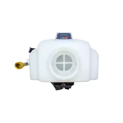 Tanque de plástico branco com filtro circular e conexão metálica dourada