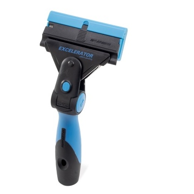 Escova para animais azul e preta com texto EXCELERATOR