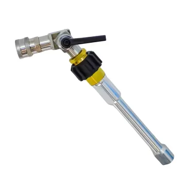 Ferramenta metálica com alavanca preta num ângulo