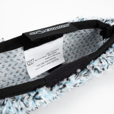 Franja de esfregão azul e branca com etiqueta de cuidados